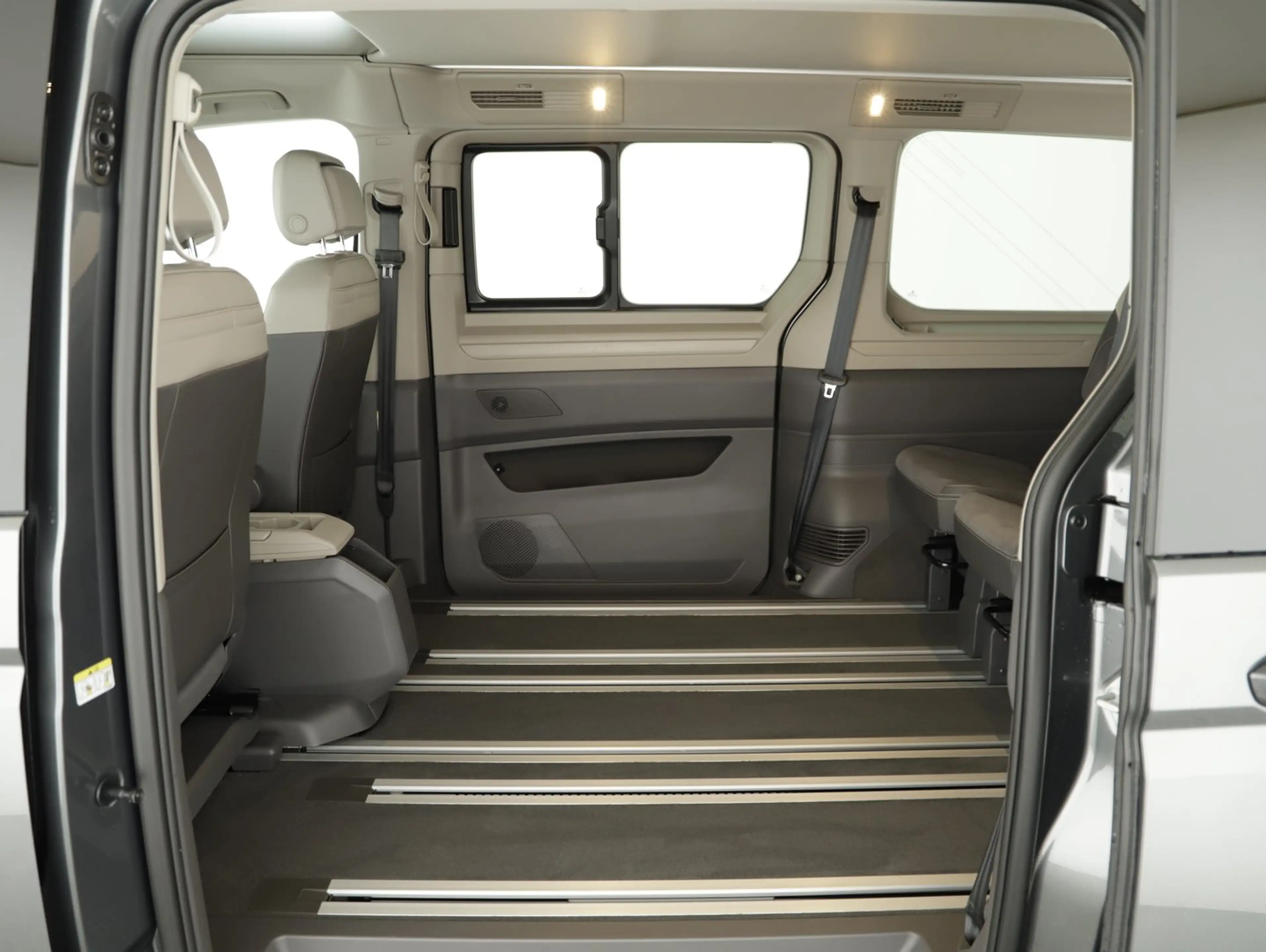 Volkswagen T7 California VW Multivan T7 California eHybrid 180 kW 4M — photo 12