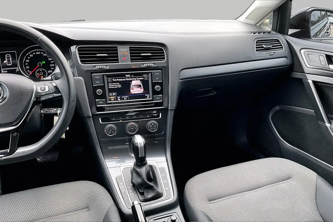 Volkswagen Golf снимка Volkswagen Golf