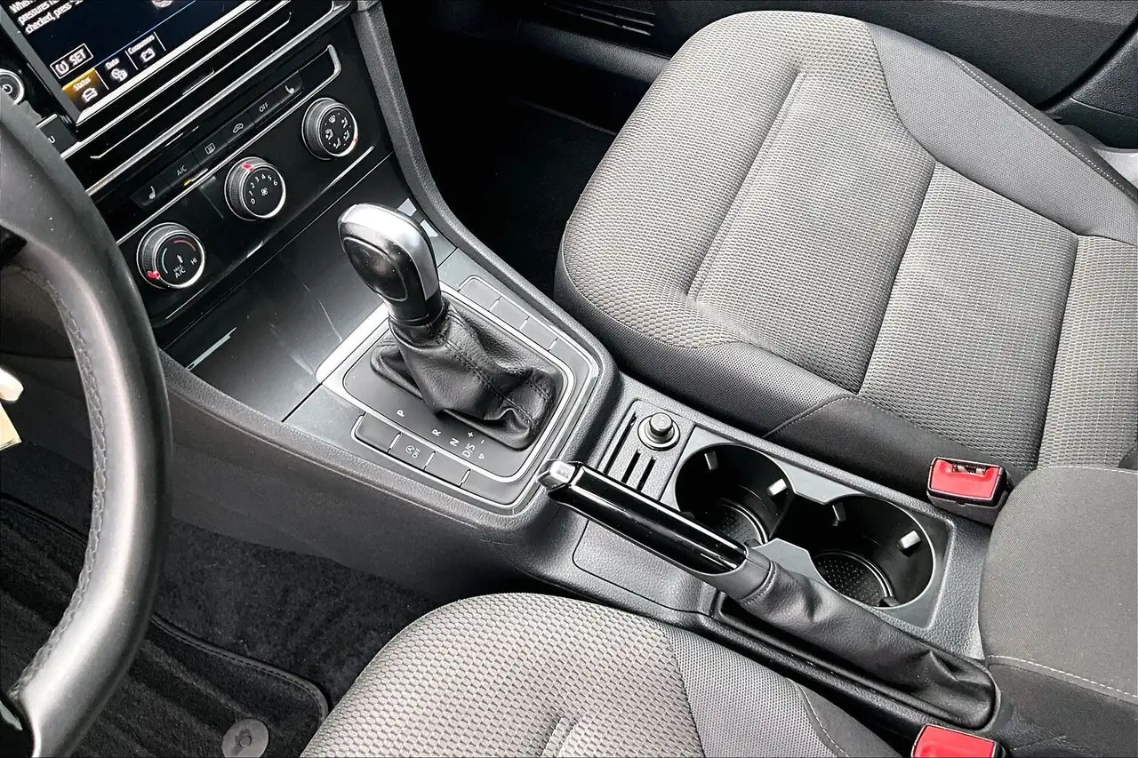 Volkswagen Golf снимка Volkswagen Golf