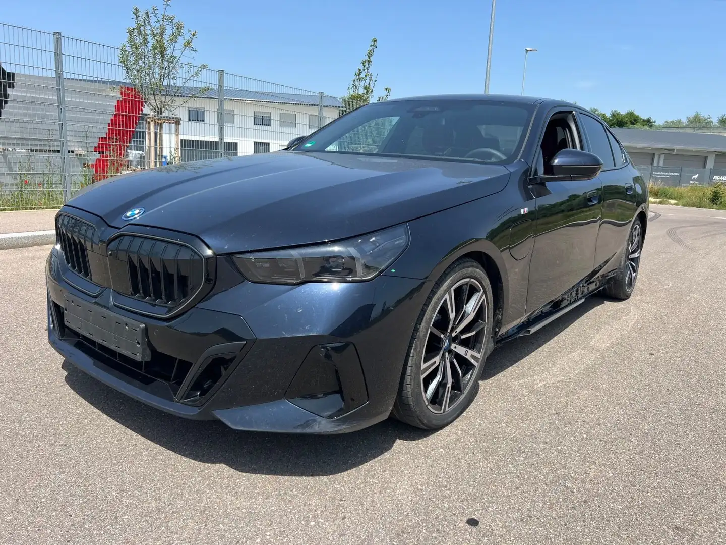 BMW 530 Baureihe 5 Lim. 530 e M Sport PRO Schwarz - 1