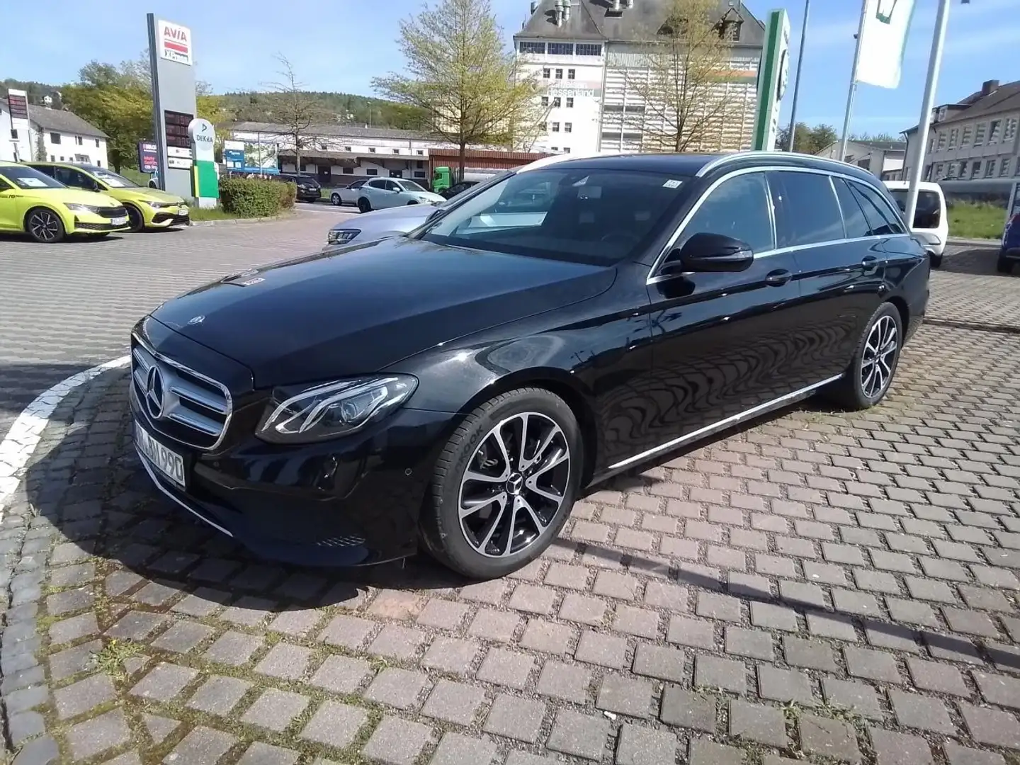 Mercedes-Benz E 200 T-Modell /AUTOM/SDH/Navi/Sitzh/80TII HAND Noir - 1
