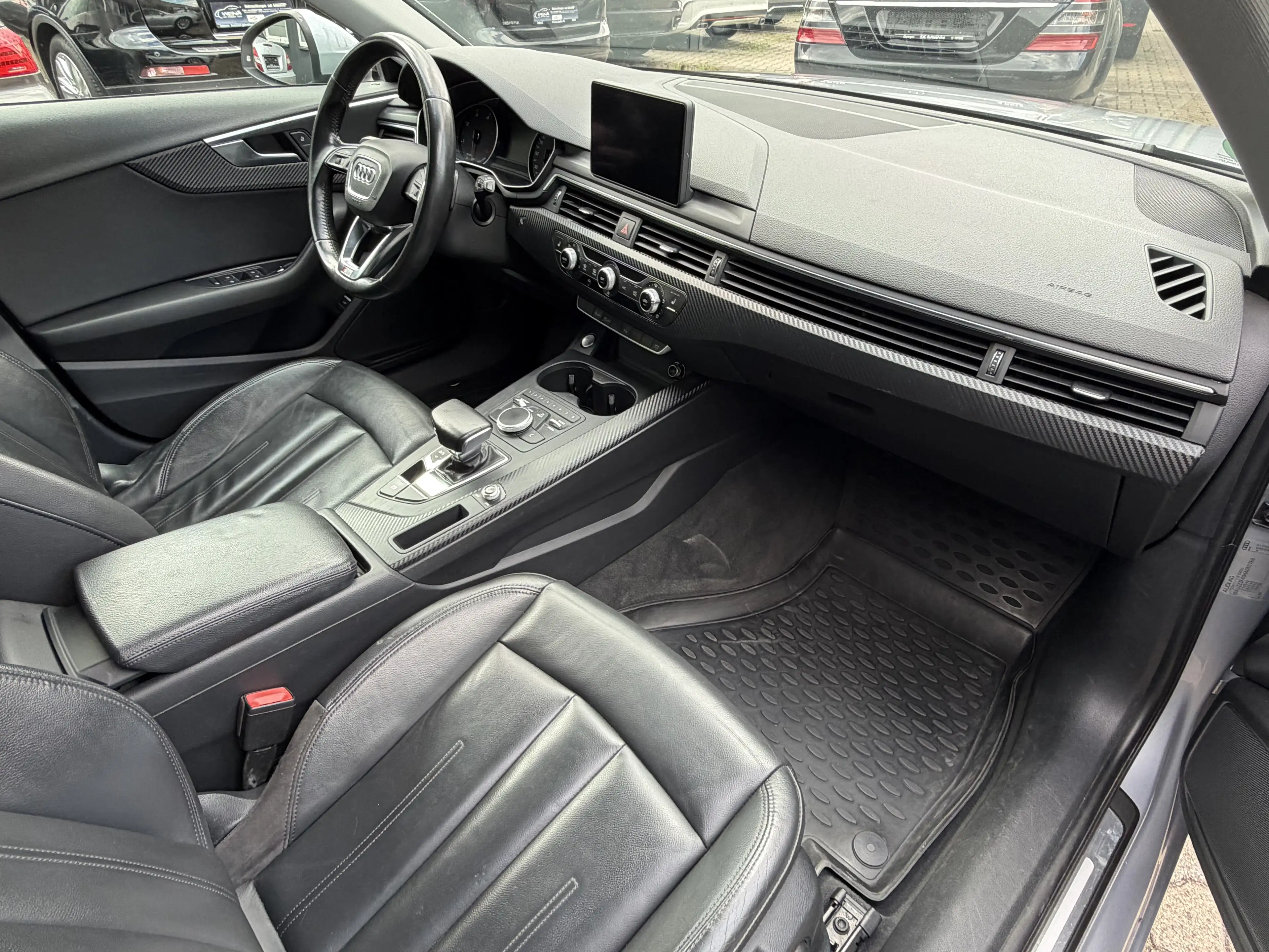 Audi A4 2.0 TDI Avant S-Tronic Xenon Navi Leder AHK Silber — photo 10