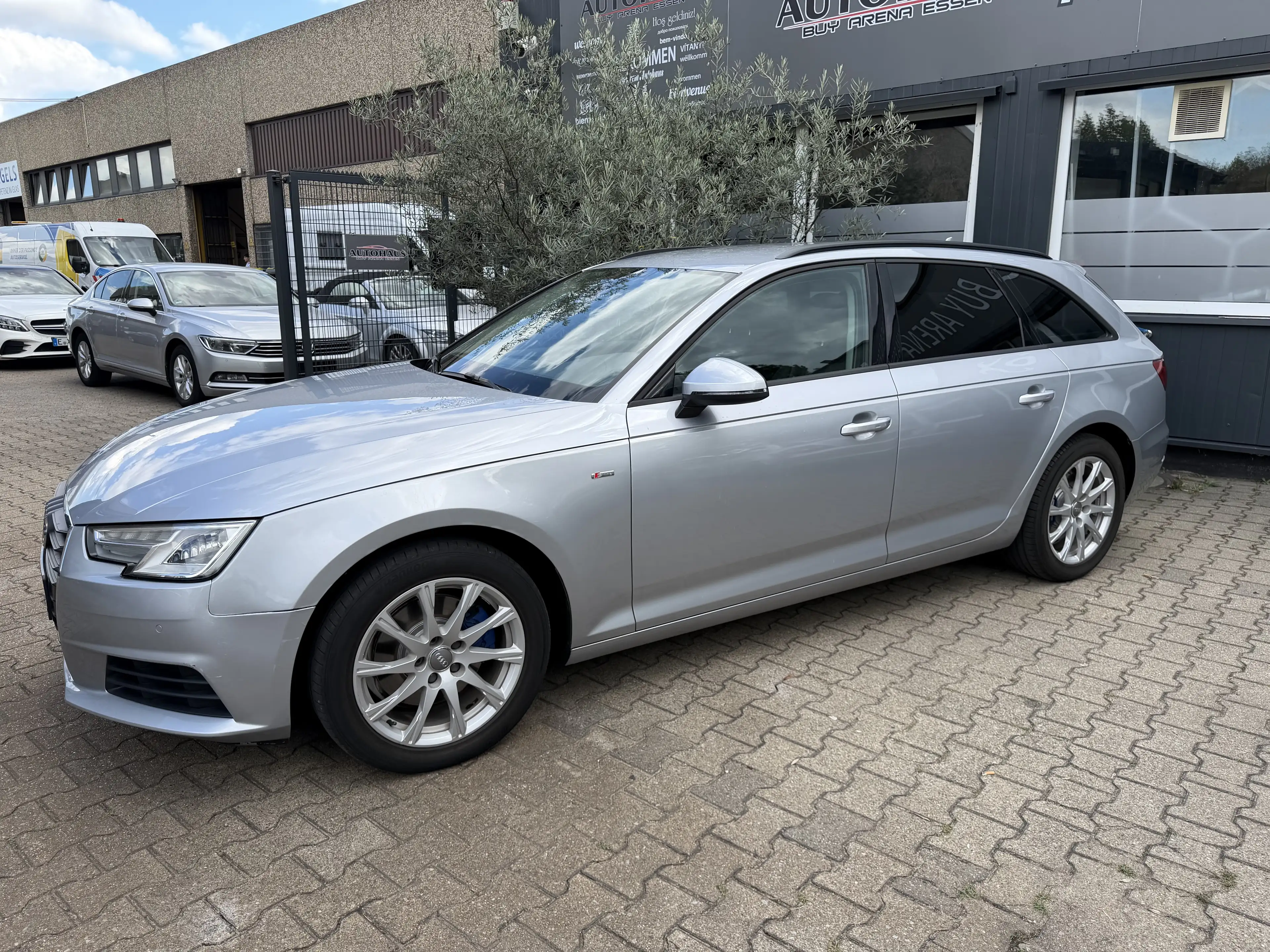 Audi A4 2.0 TDI Avant S-Tronic Xenon Navi Leder AHK Silber — photo 16