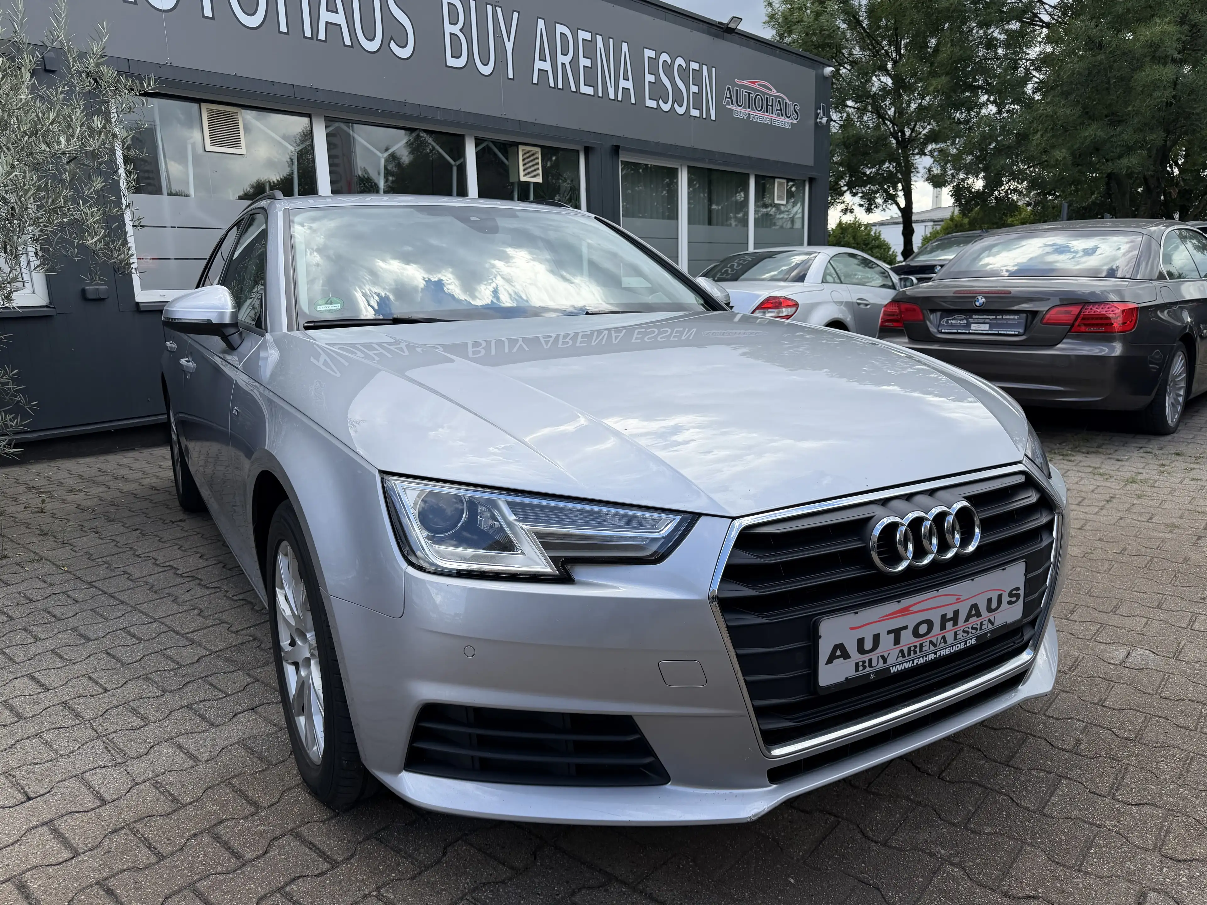 Audi A4 2.0 TDI Avant S-Tronic Xenon Navi Leder AHK Silber