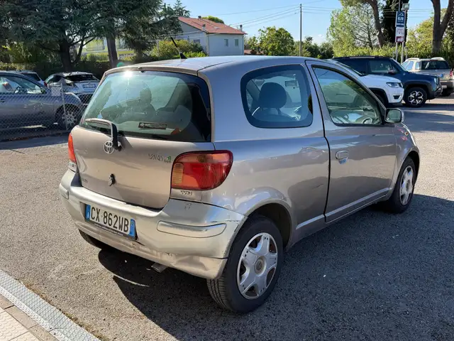 Toyota Yaris view 6