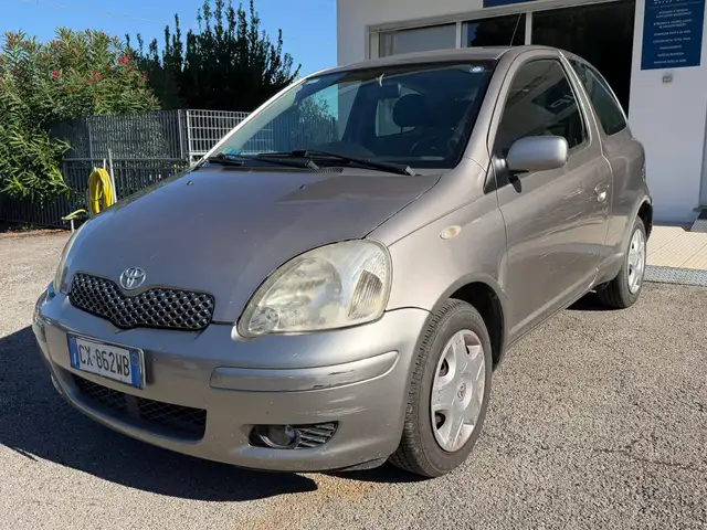 Toyota Yaris view 2