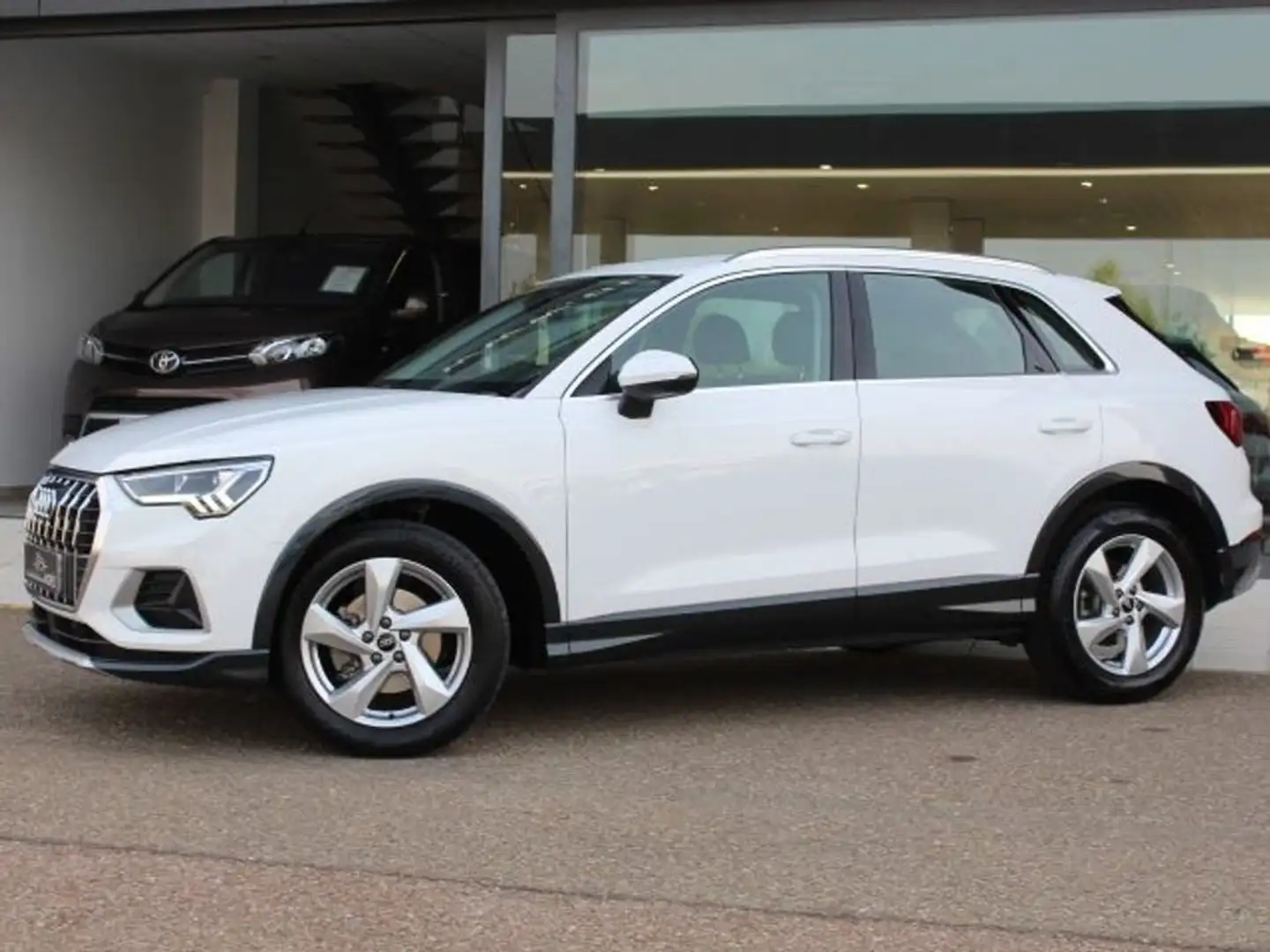 Audi Q3 35 TDI Advanced S tronic 110kW Blanco - 2