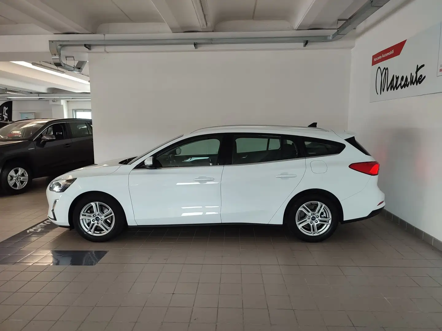 Ford Focus 1.0 EcoBoost Hybrid 125 CV SW Business Weiß - 2