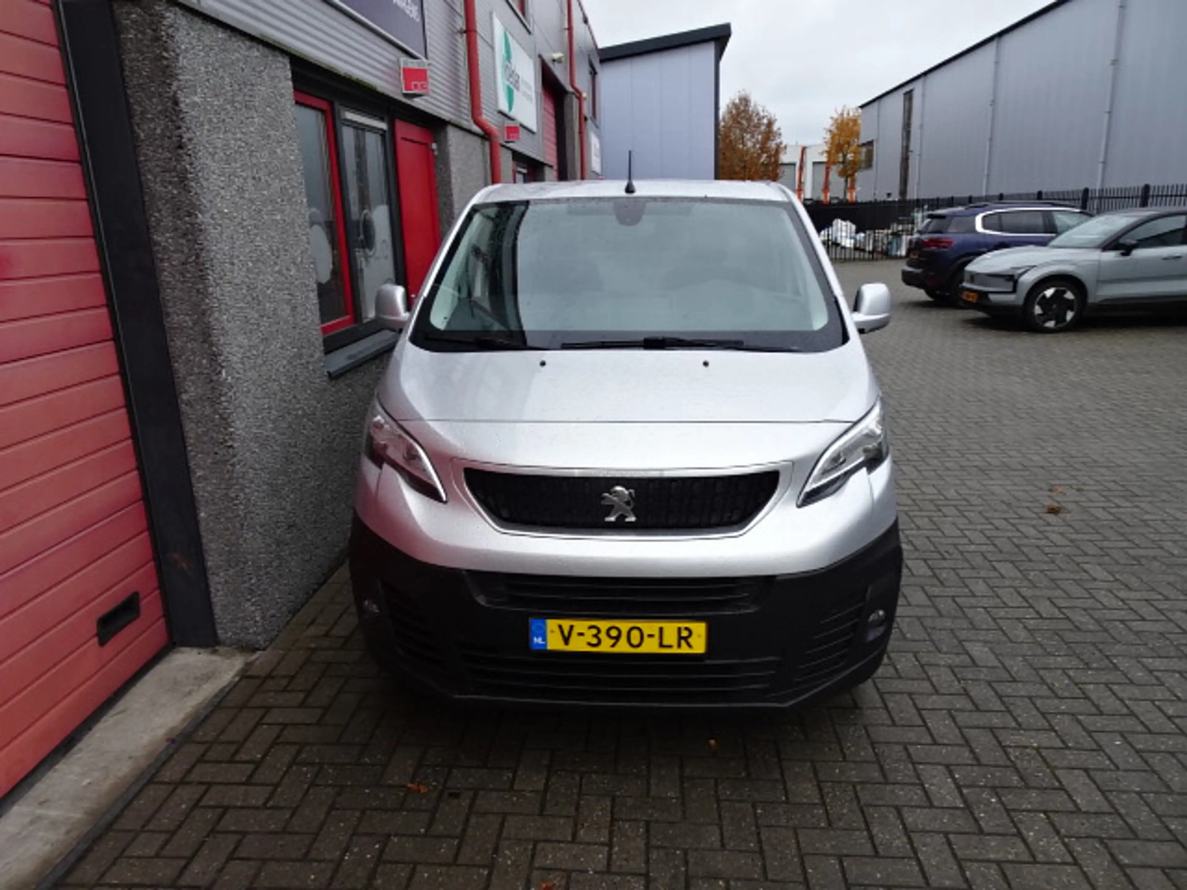 Peugeot Expert 231S 2.0 BlueHDI 120 Premium — photo 15
