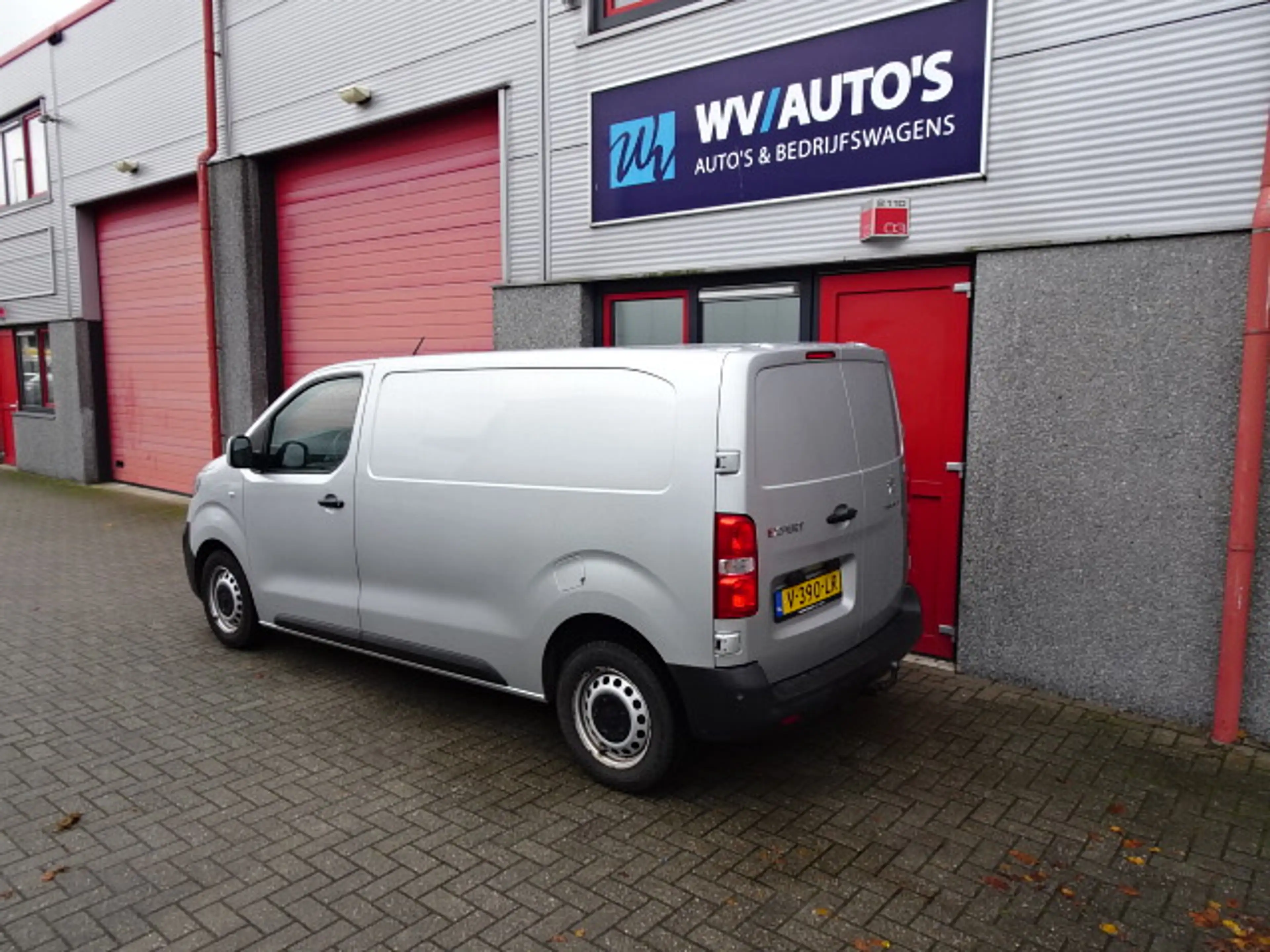 Peugeot Expert 231S 2.0 BlueHDI 120 Premium — photo 2