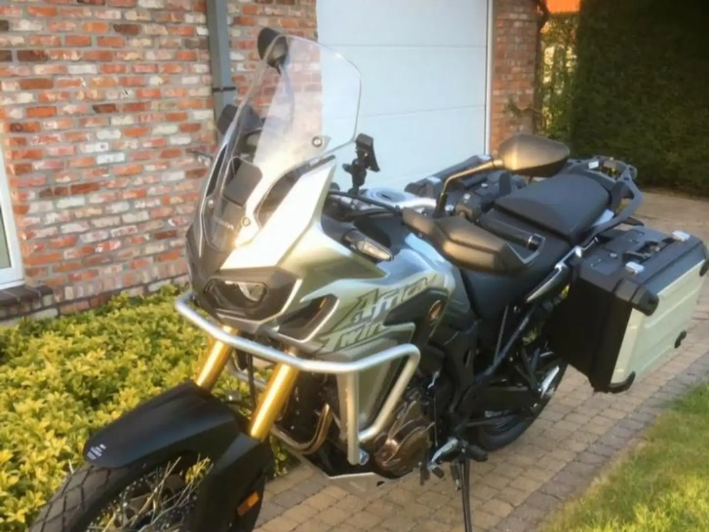 Honda CRF 1000 Africa Twin Argintiu - 1
