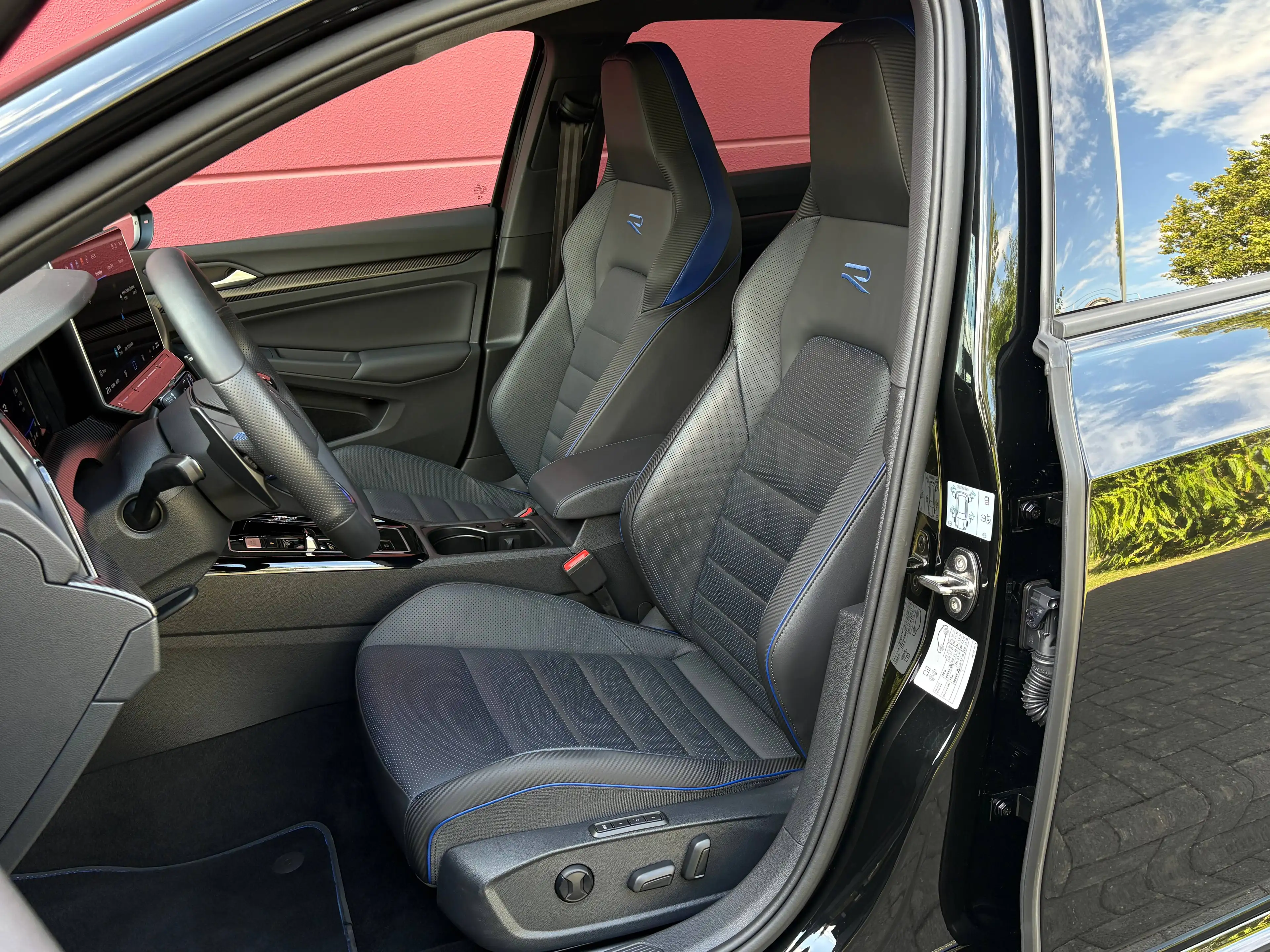 Volkswagen Golf R 2.0 TSI OPF 4MOTION DSG SONDERMODELL BLACK EDITION 333PS LEDERPAKET CARBON 1-HAND TOP* — photo 13