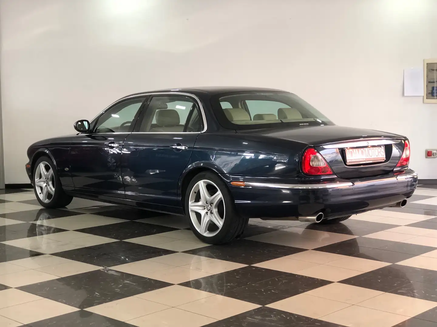 Jaguar XJ 2.7 D V6 cat Executive LUNGA Blu/Azzurro - 2