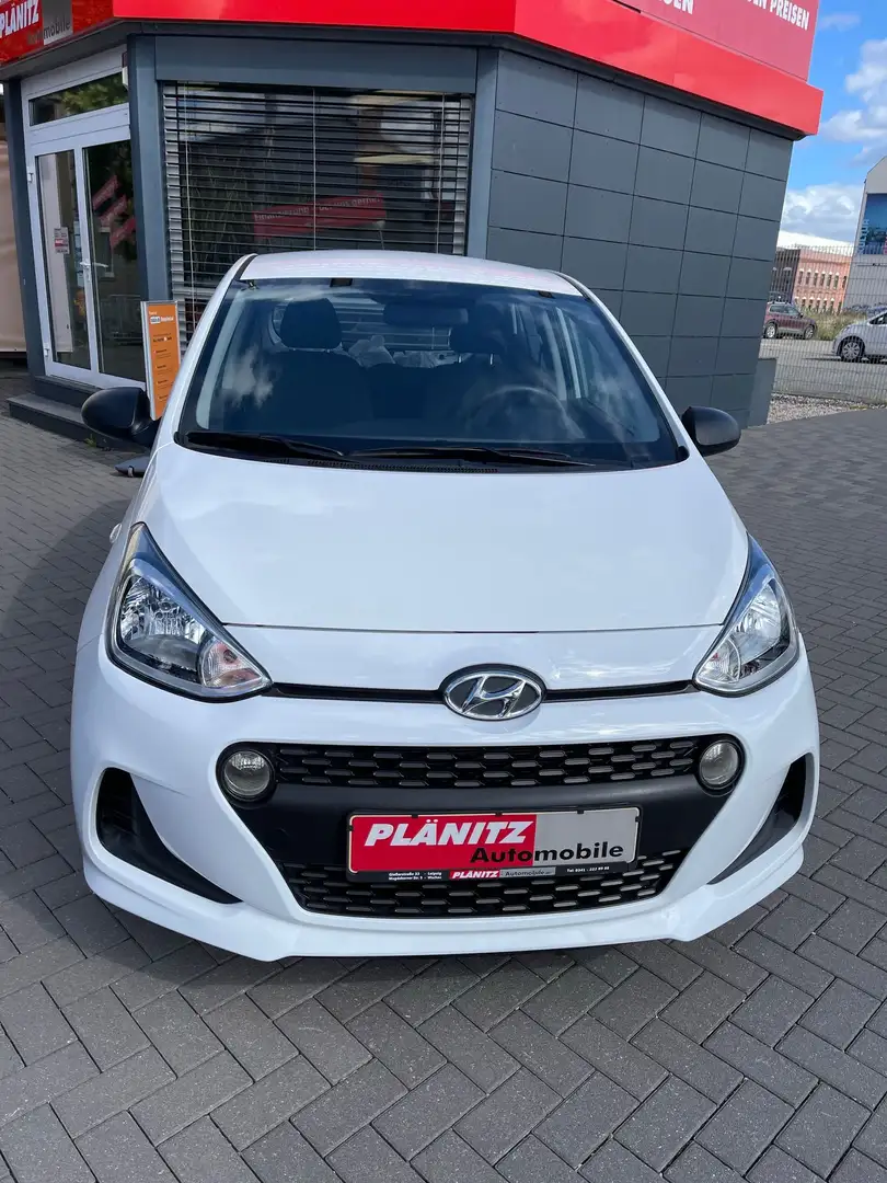 Hyundai i10 Select/Navi/Klima/Tagfahrlicht Weiß - 2