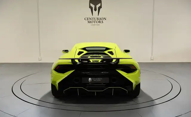 Lamborghini Tecnica view 5
