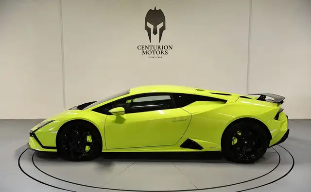Lamborghini Tecnica view 6