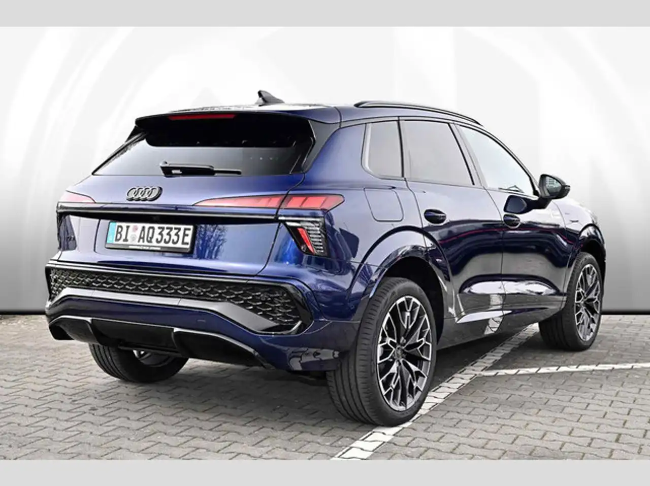 Audi Q3 SUV e-hybrid S tronic S line Matrix AHK ACC Tot... 3