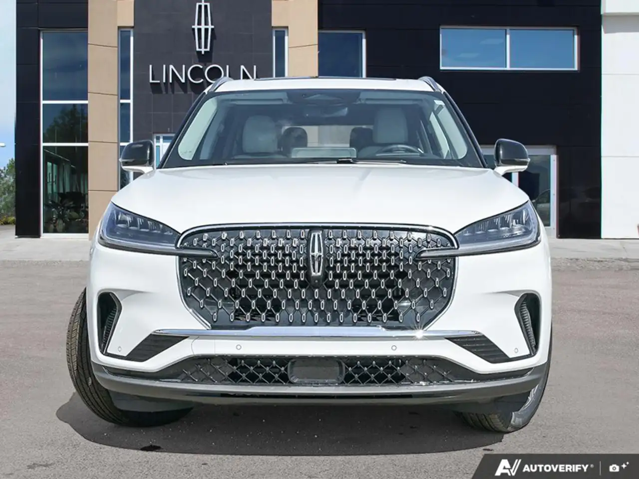 Lincoln Aviator снимка Lincoln Aviator