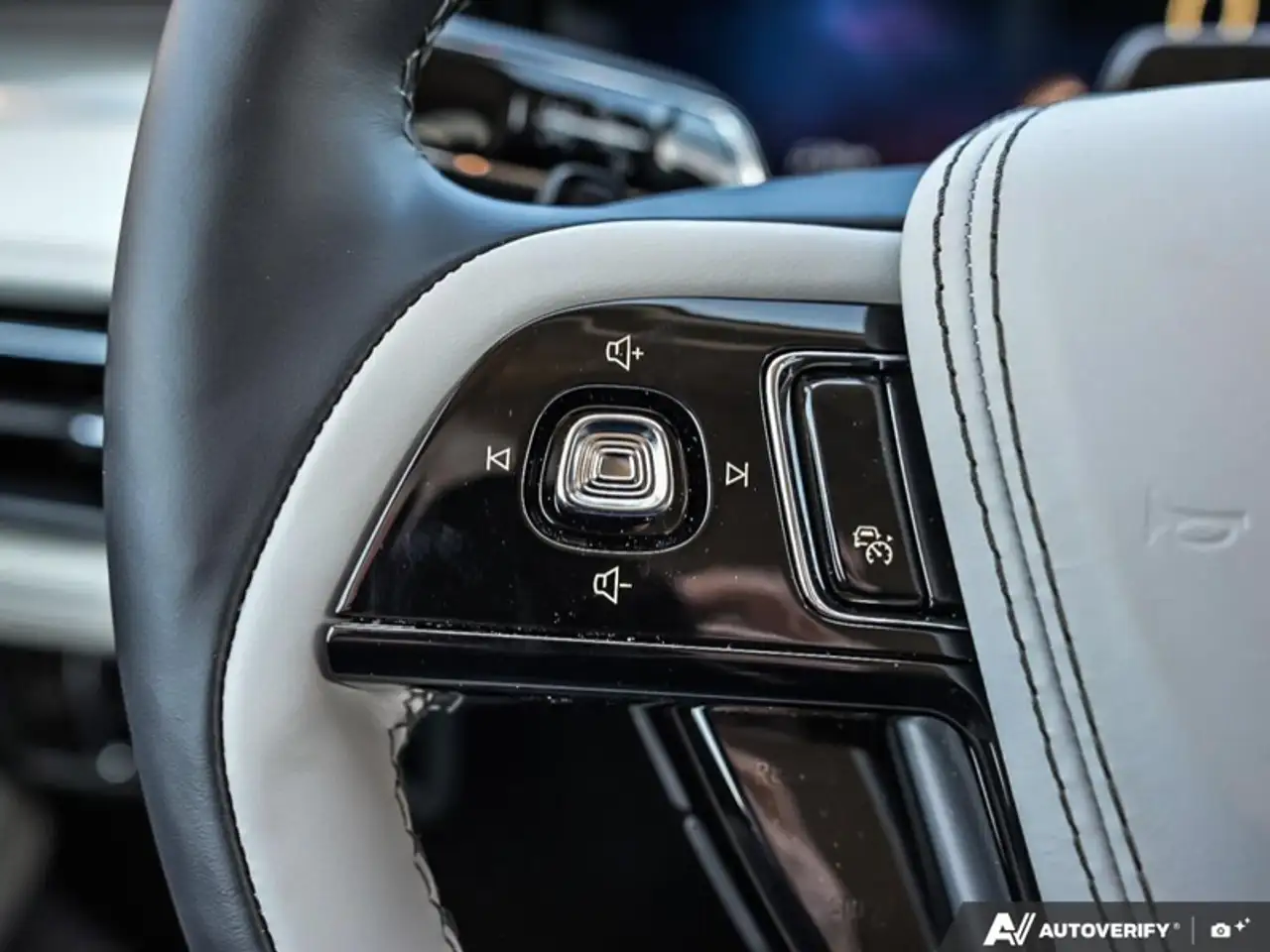 Lincoln Aviator снимка Lincoln Aviator