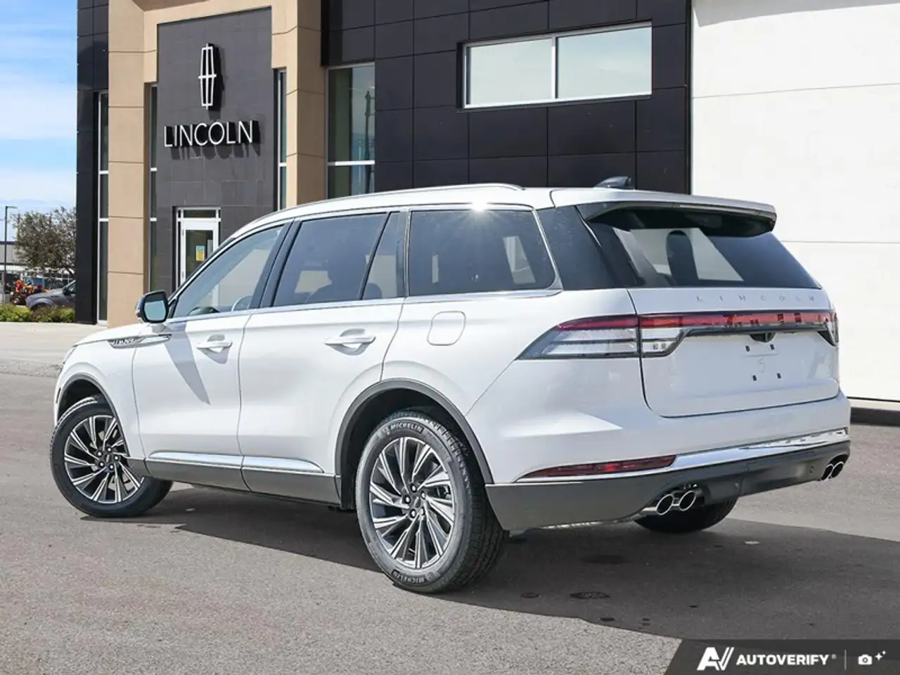 Lincoln Aviator снимка Lincoln Aviator