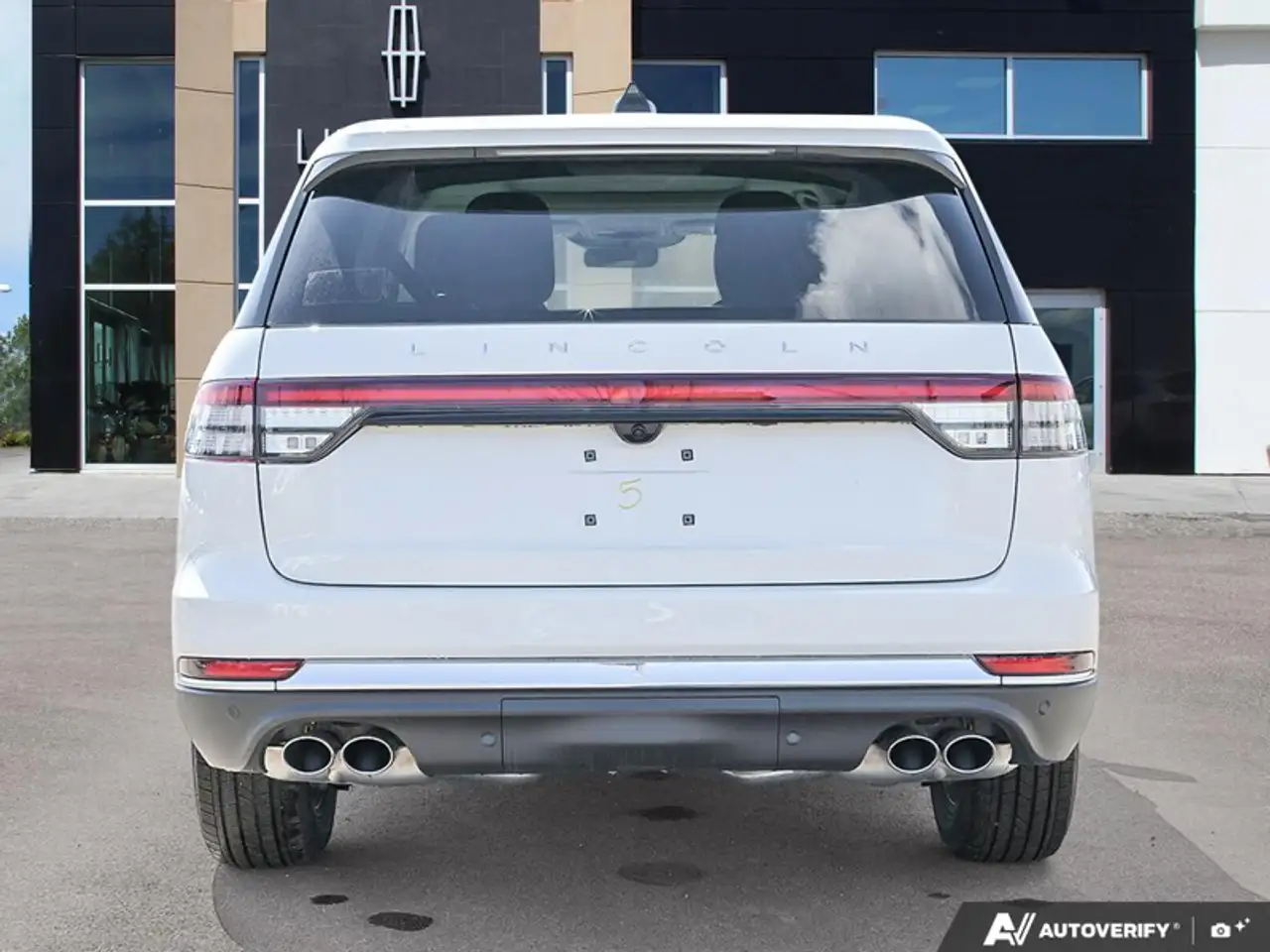 Lincoln Aviator снимка Lincoln Aviator
