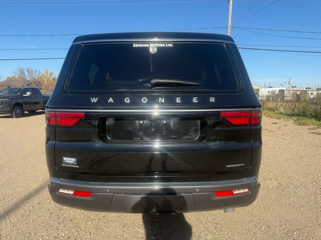 2022 Jeep Wagoneer 4WD