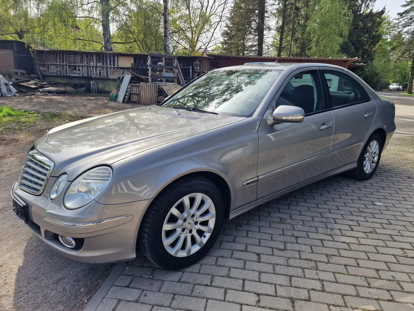 Mercedes-Benz E 280 7G-TRONIC Elegance Brązowy - 2