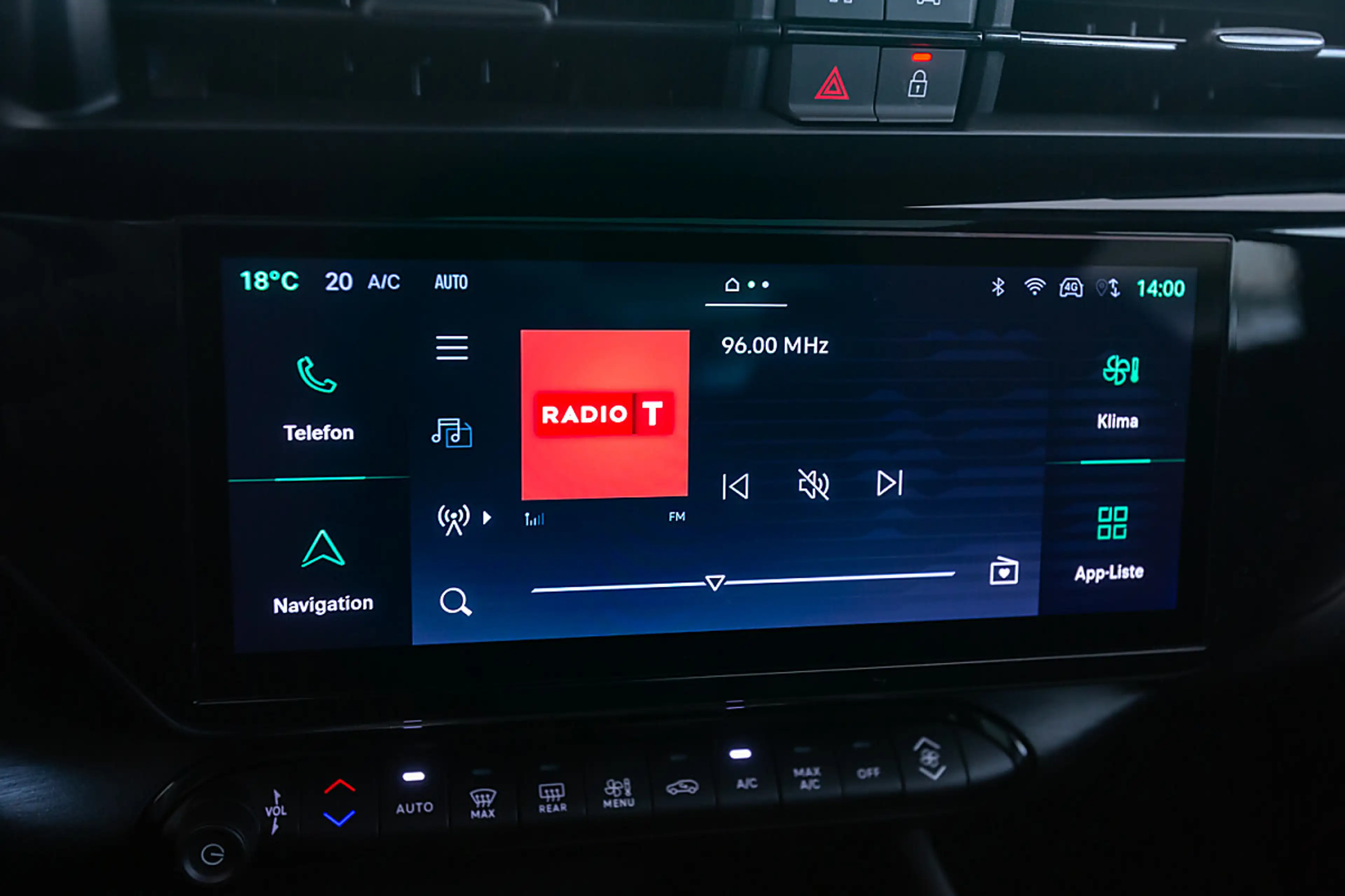 Alfa Romeo Junior Ibrida Q4 Ti 1.2 MHEV eAWD e-DCT6 — photo 8