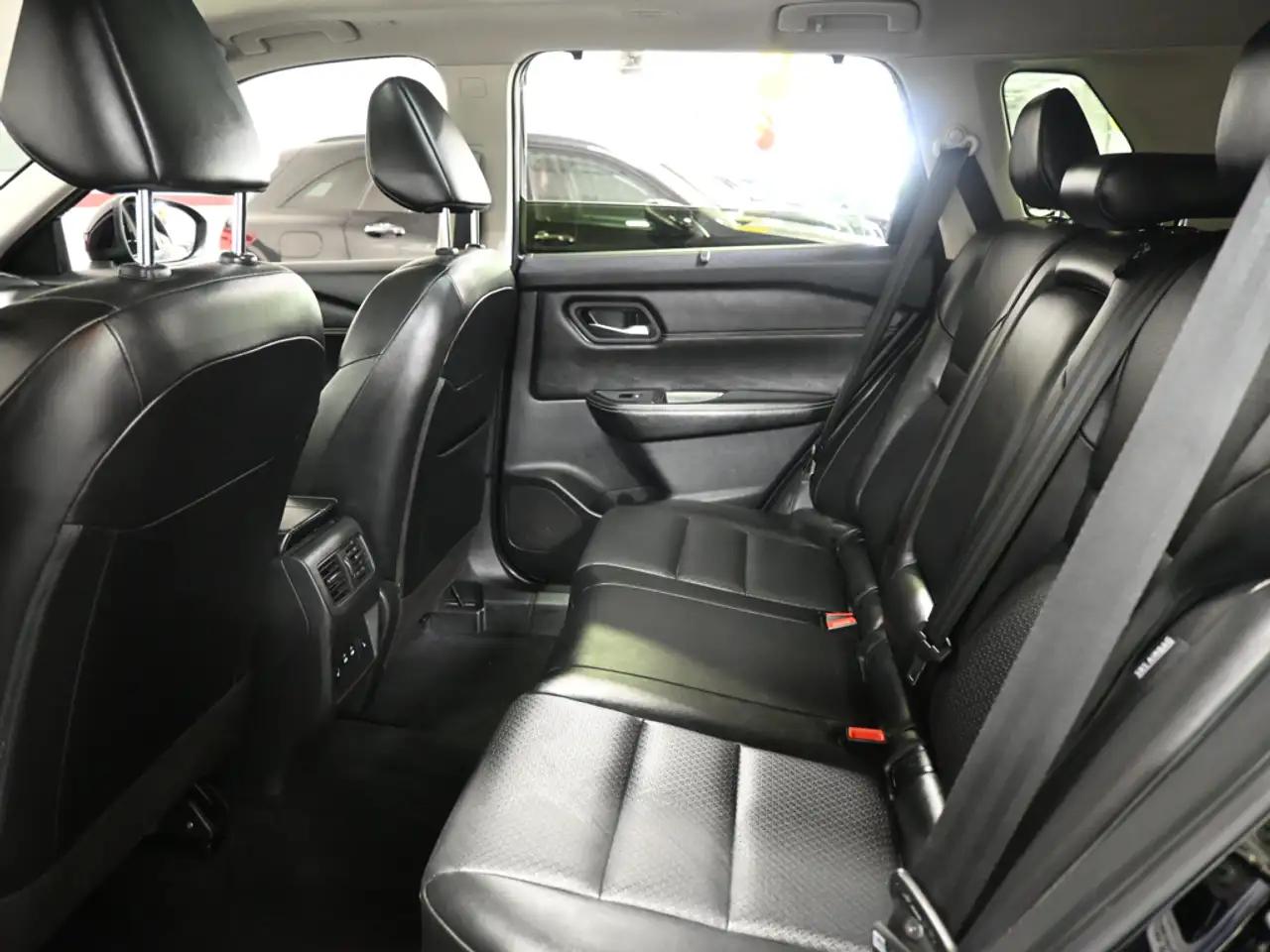 Nissan Rogue fotografie Nissan Rogue