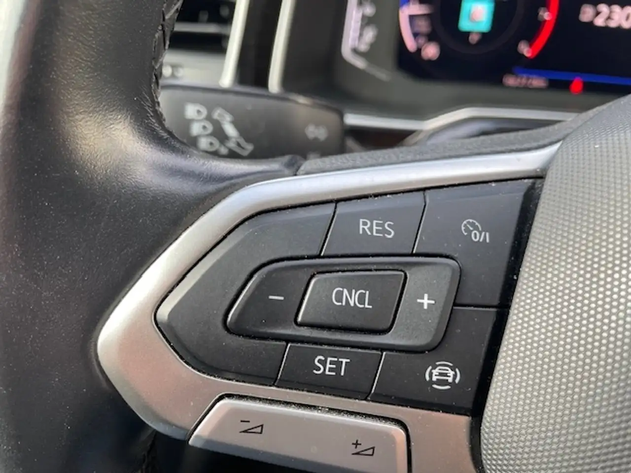 Volkswagen Polo VI Style Navi Digitales Cockpit LED Blendfreies Fe 14