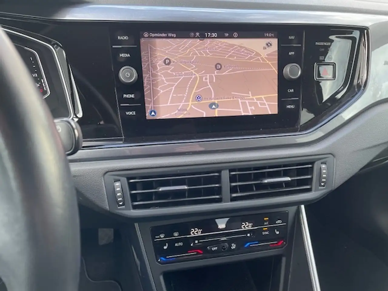 Volkswagen Polo VI Style Navi Digitales Cockpit LED Blendfreies Fe 12