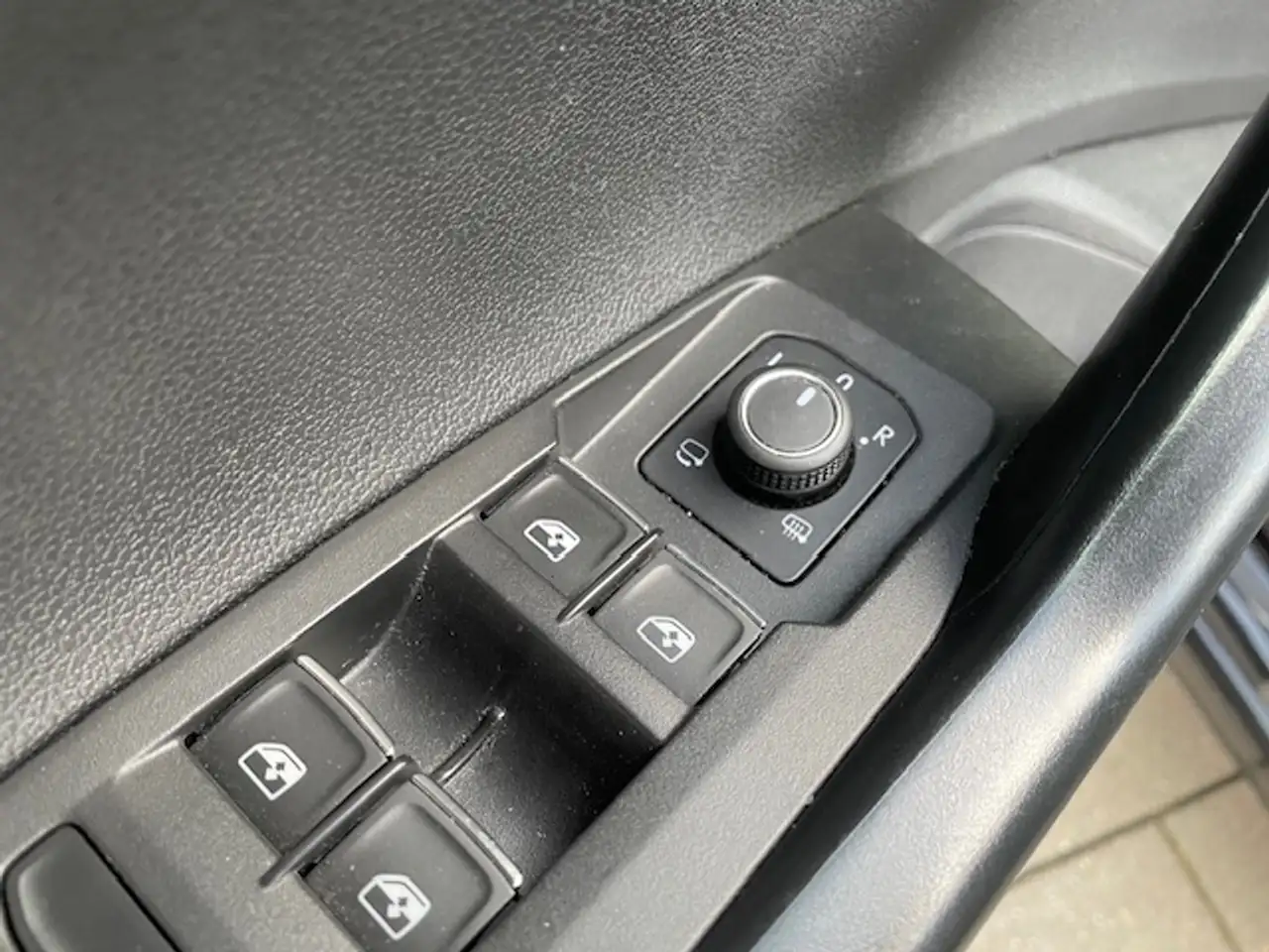 Volkswagen Polo VI Style Navi Digitales Cockpit LED Blendfreies Fe 11