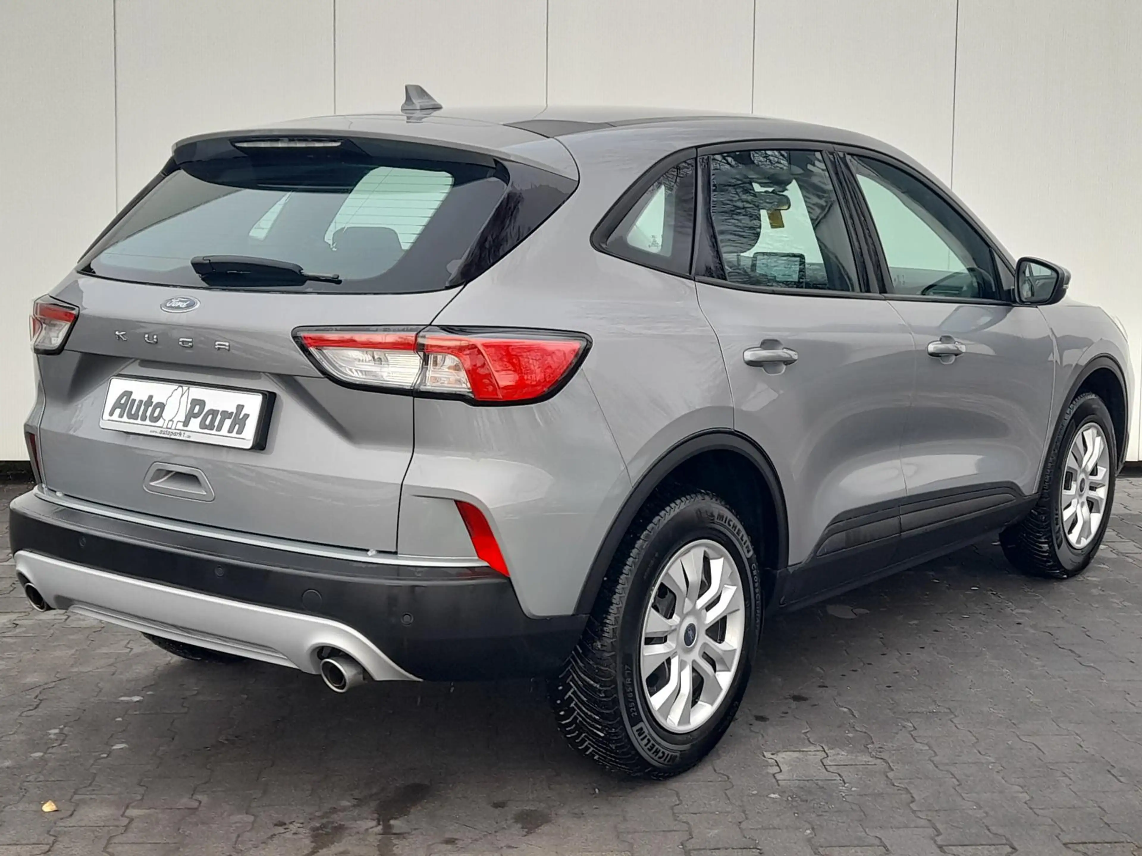 Ford Kuga 1.5 EcoBoost NAVI~SHZ~APP~2xPDC~GRA~DAB~MFL — photo 2