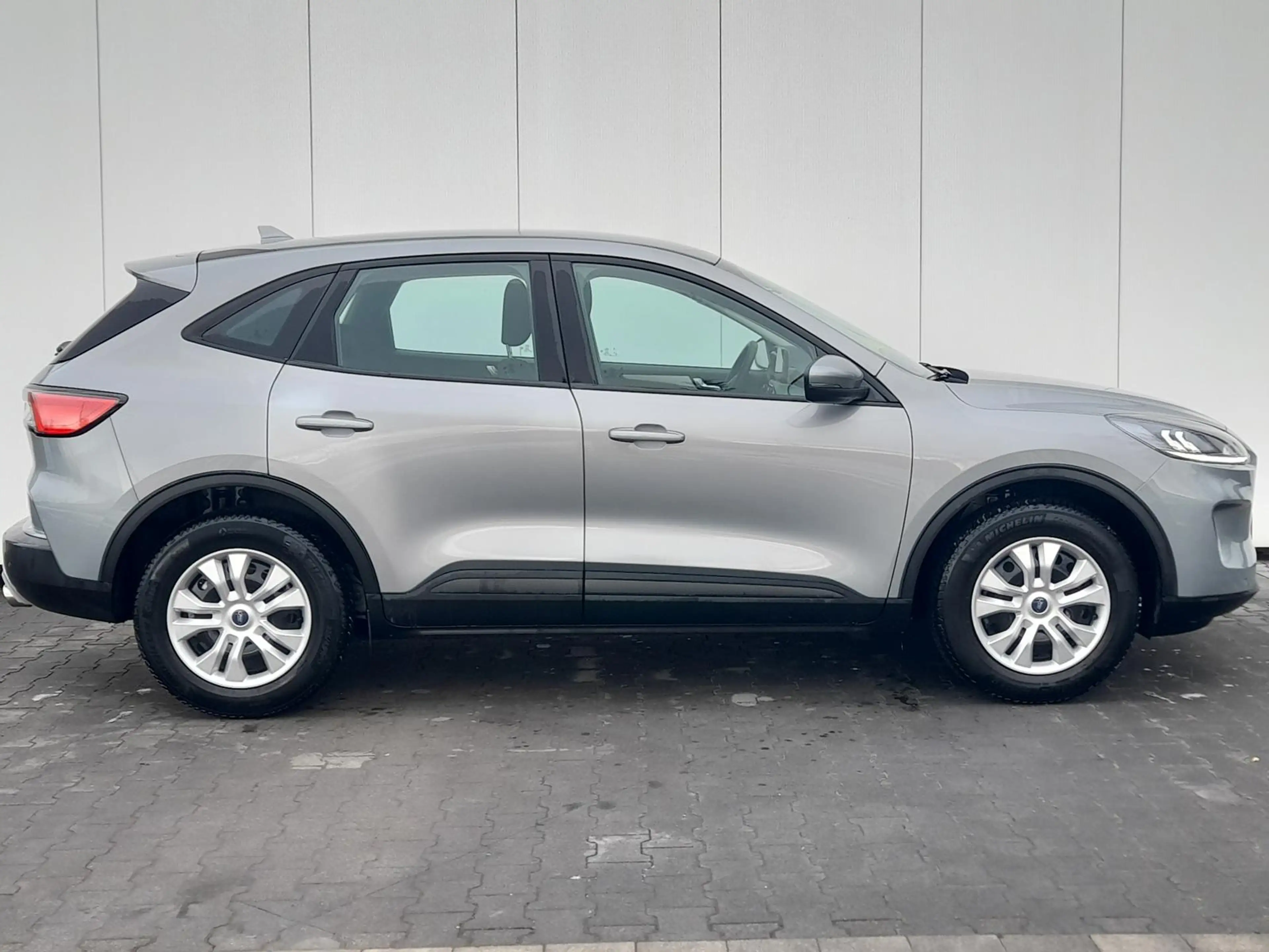 Ford Kuga 1.5 EcoBoost NAVI~SHZ~APP~2xPDC~GRA~DAB~MFL — photo 7