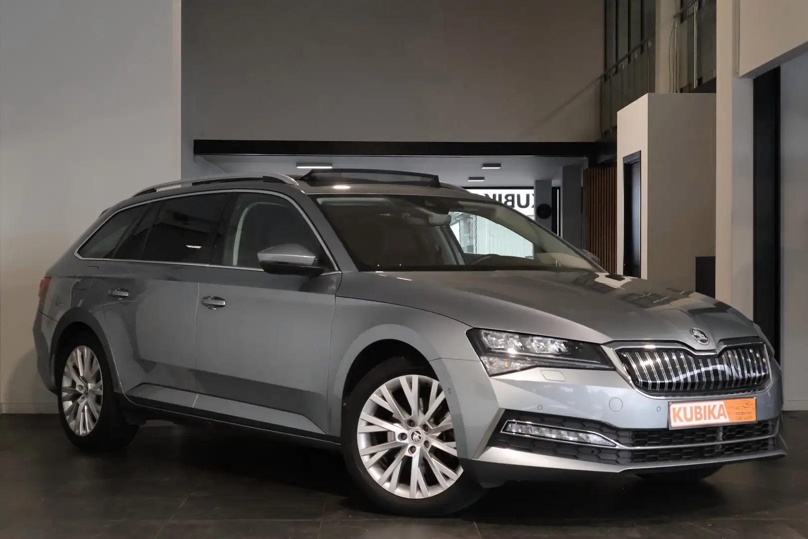 Skoda Superb Superb Combi 1.4 TSI iV DSG Ambition BTW Pano 12M* Argent - 2