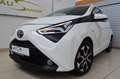 Toyota Aygo x-play Team D Autom. ~Apple CarPlay~Cam~MFL Weiß - thumbnail 1