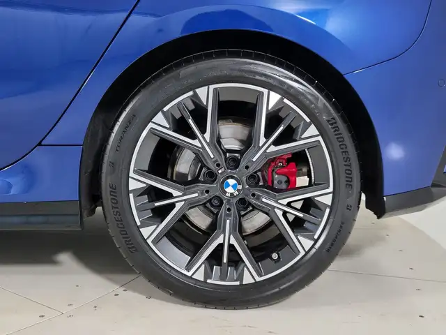 BMW 1 Series view 14