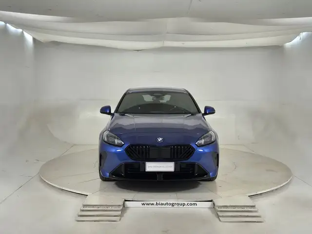 BMW 1 Series view 3