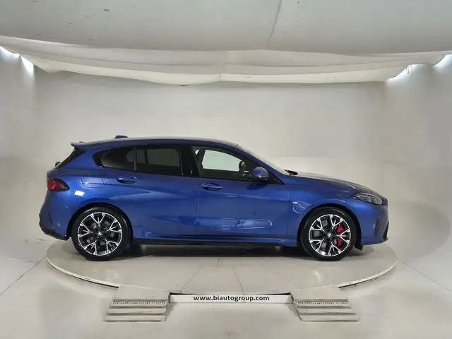 BMW 1 Series view 6