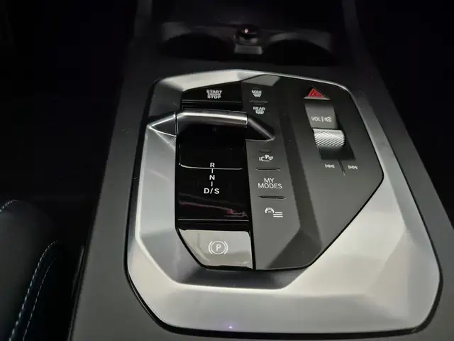 BMW 1 Series view 11
