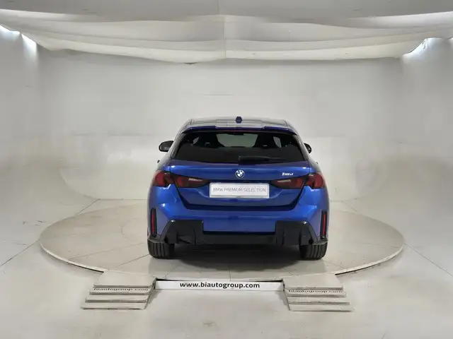 BMW 1 Series view 4