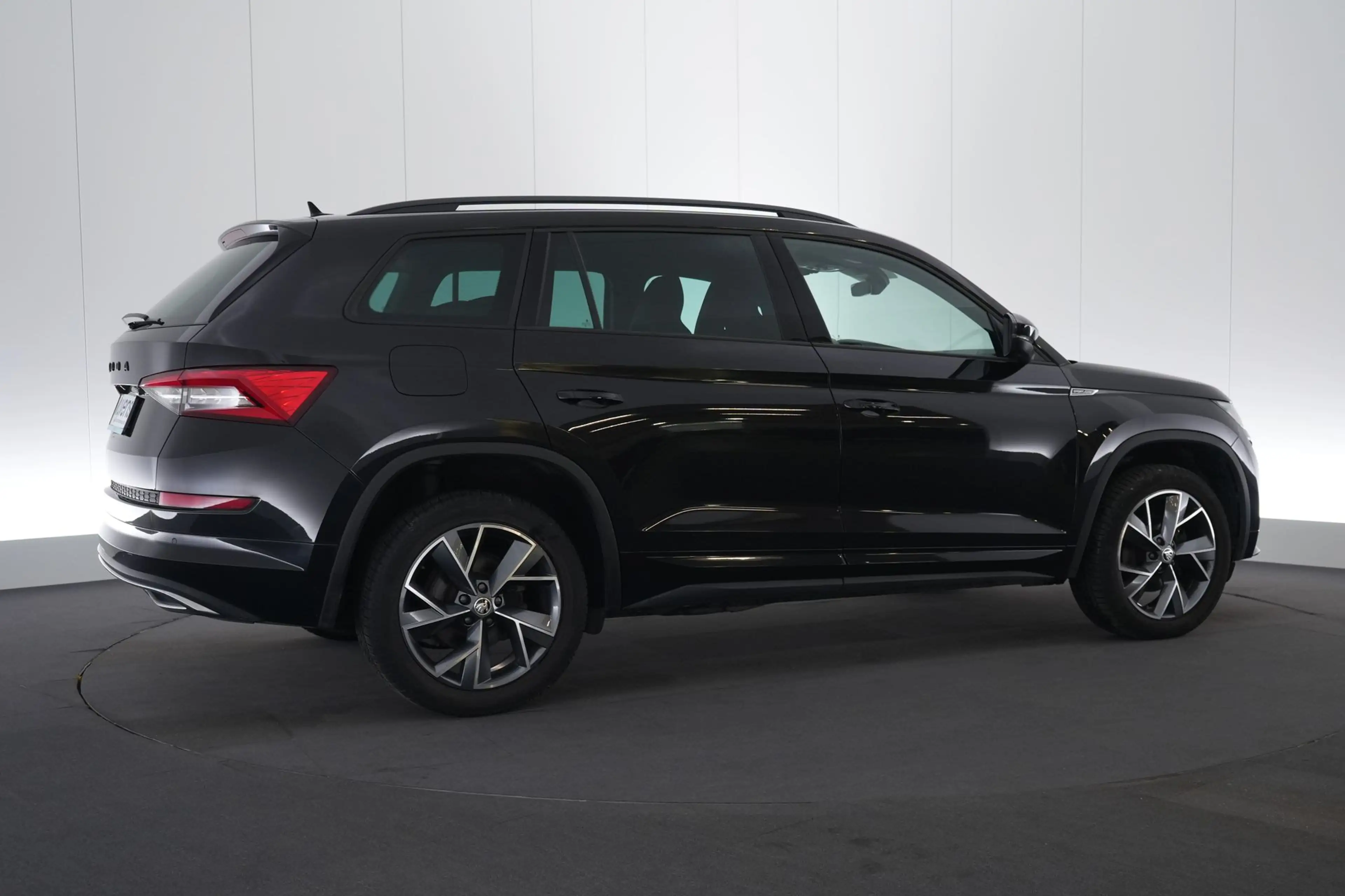 Skoda Kodiaq 2.0 CR TDi DSG Sportline II LEDER/ALCANTARA LED GP — photo 6
