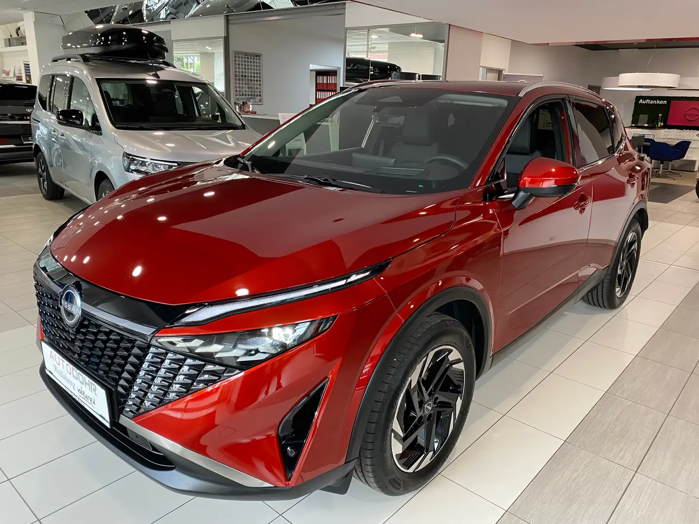 Nissan Qashqai 1,3 DIG-T MHEV 4x4 N-Connecta+ Xtronic Rouge - 1