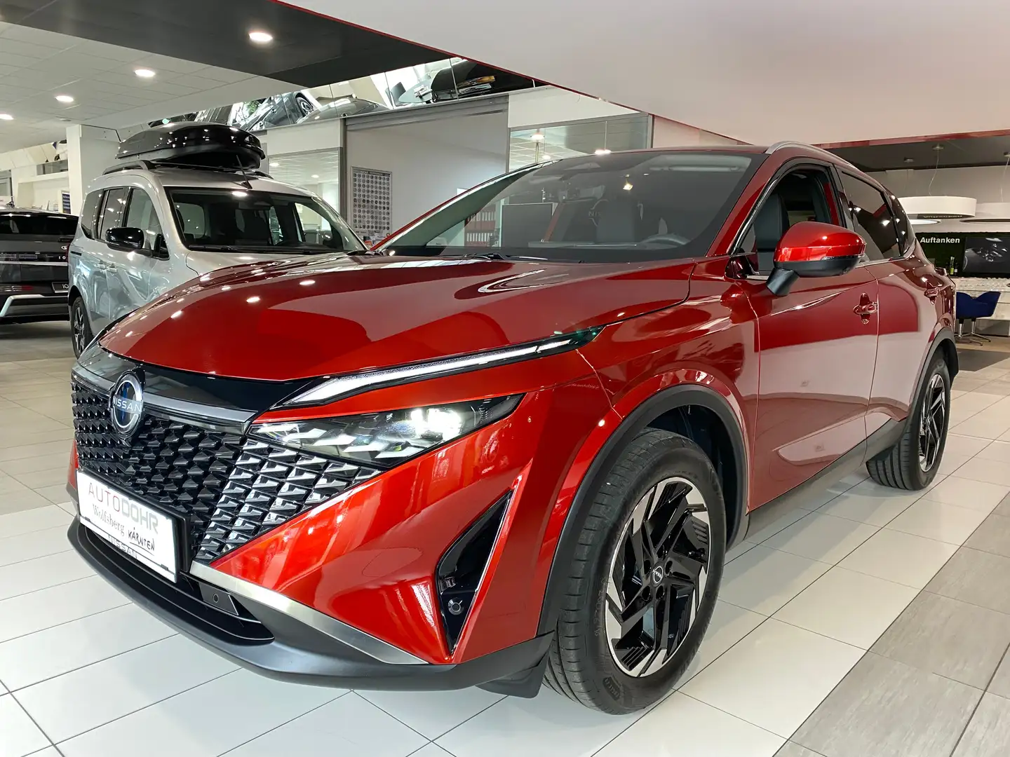 Nissan Qashqai 1,3 DIG-T MHEV 4x4 N-Connecta+ Xtronic Rouge - 2