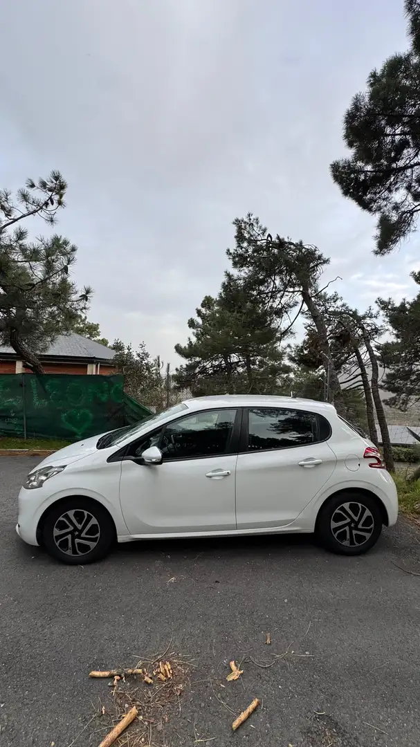 Peugeot 208 1.4 HDi 2014 - 2