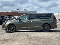 Chrysler Pacifica 2027