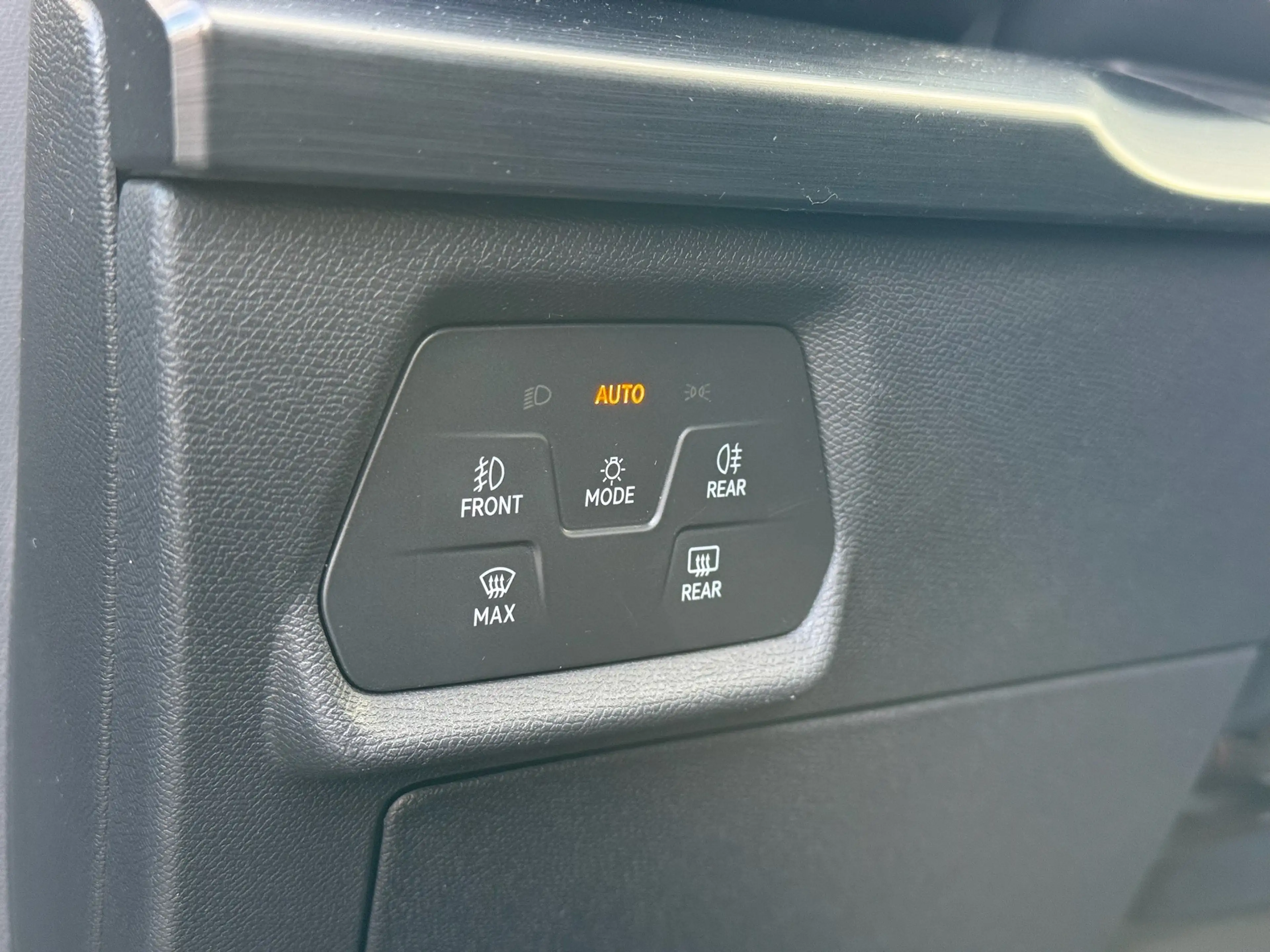 CUPRA Formentor Formentor e-Hybrid 1.4 DSG / Keyless / Travel Assist / ACC / Lane Assist / Ambiance / CarSwap — photo 14