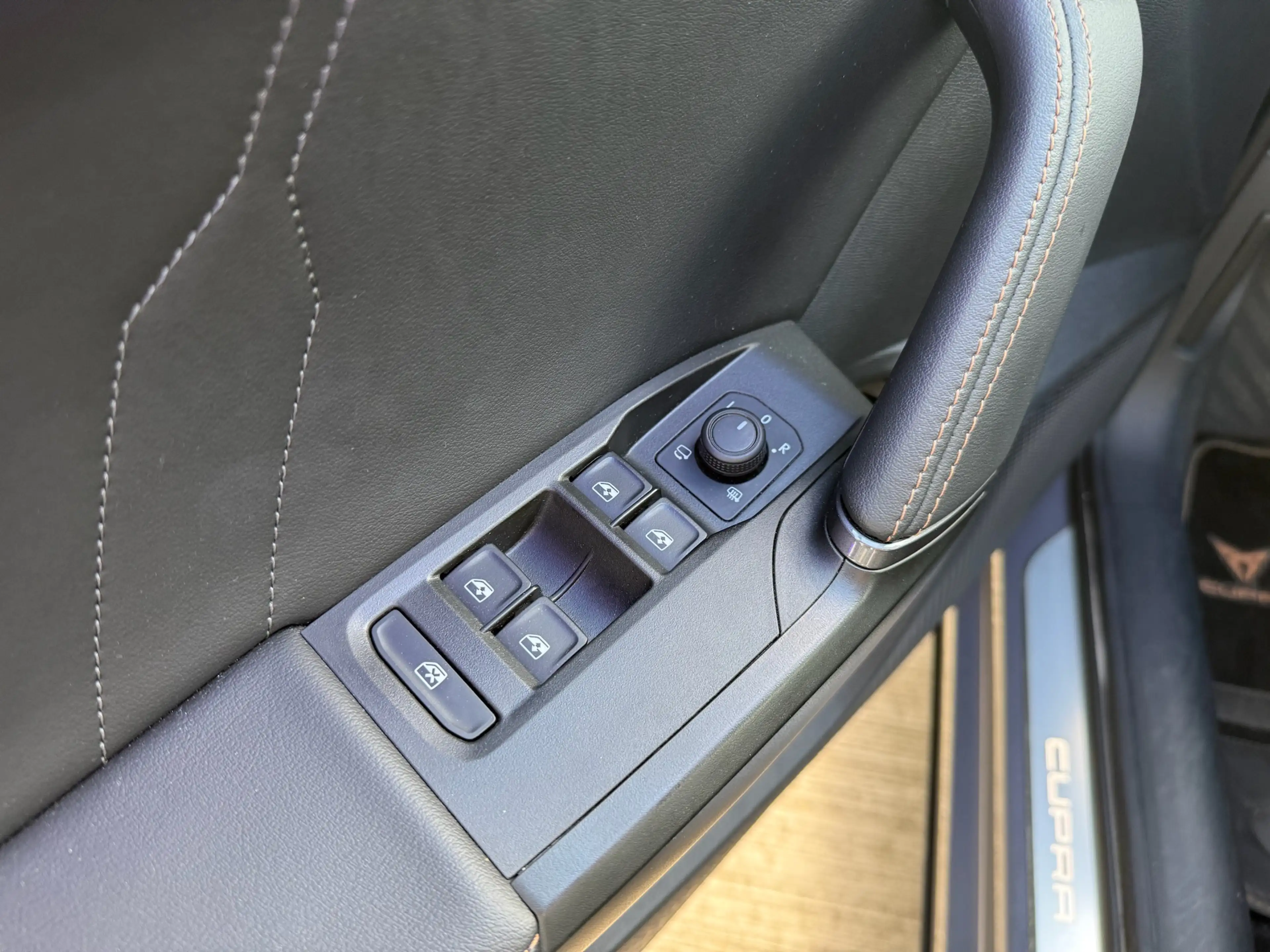CUPRA Formentor Formentor e-Hybrid 1.4 DSG / Keyless / Travel Assist / ACC / Lane Assist / Ambiance / CarSwap — photo 13