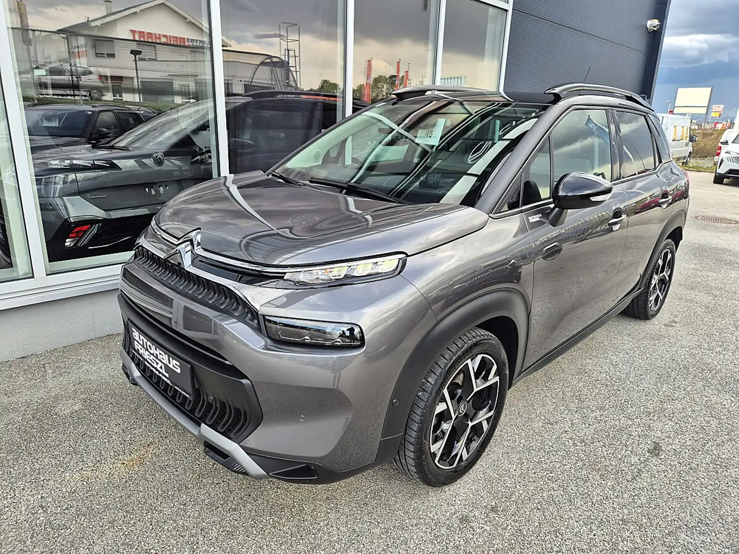 Citroen C3 Aircross 1.5 BlueHDi 120 FAP Shine S&S(EURO 6d) Silber - 1