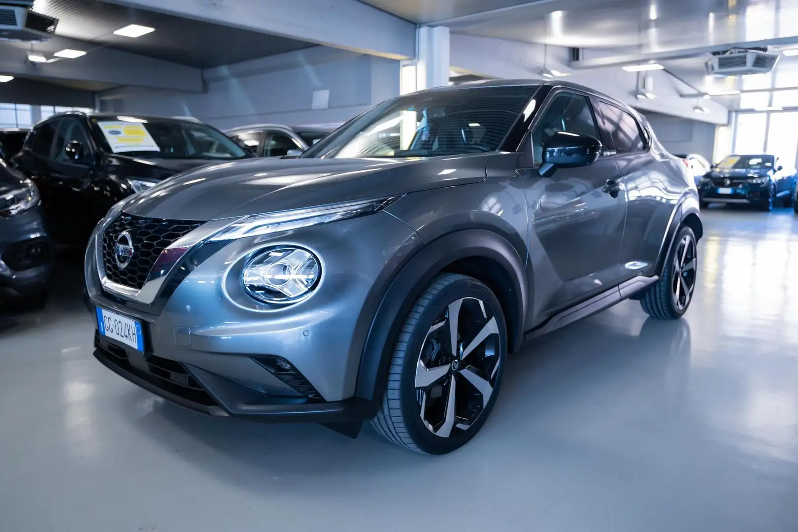 Nissan Juke 1.0 dig-t Tekna 114cv Gris - 1